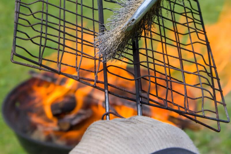 How To Grill Frozen Burgers The Grilling Master   Frozen Burgers Clean Grill Shutterstock 1446513155 800x533 