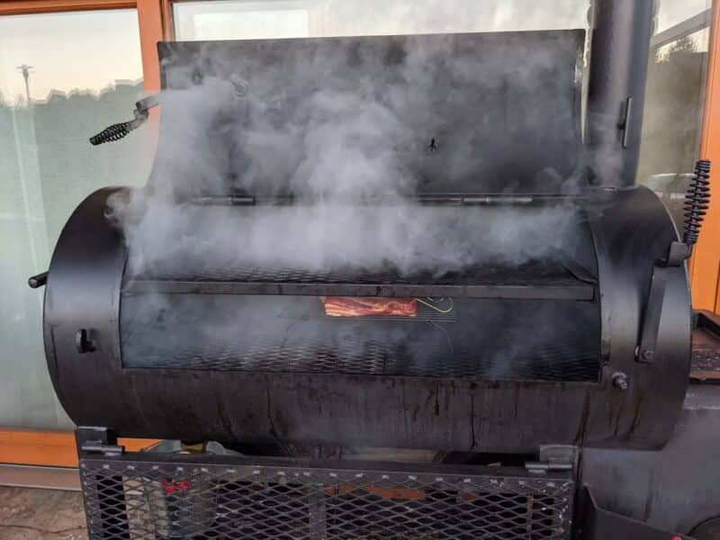 https://thegrillingmaster.com/wp-content/uploads/2023/07/best-Charcoal-Smokers-800x600.jpg