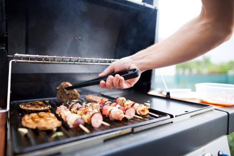 How to Clean a Gas or Charcoal Grill